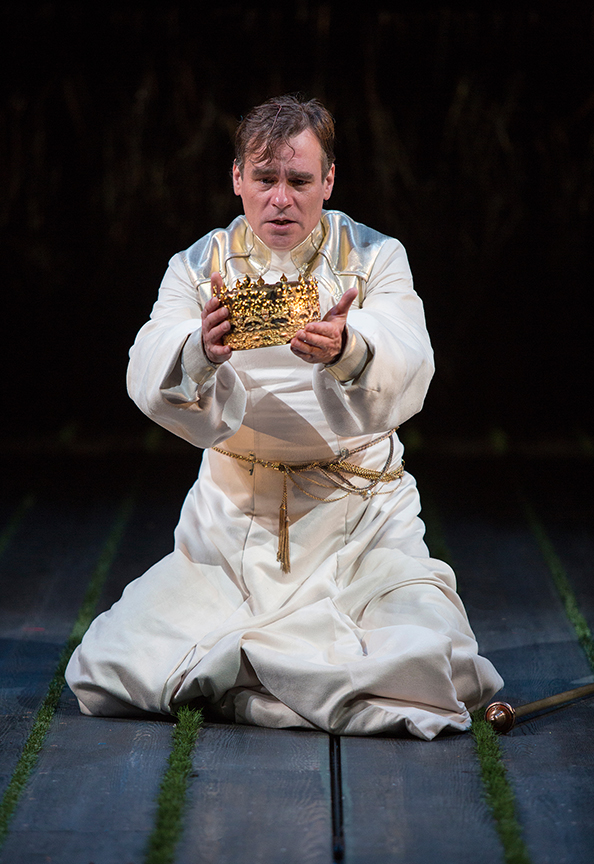 Robert Sean Leonard as the title role in King Richard II, by William Shakespeare, directed by Erica Schmidt, running June 11 - July 15, 2017. Photo by Jim Cox.
