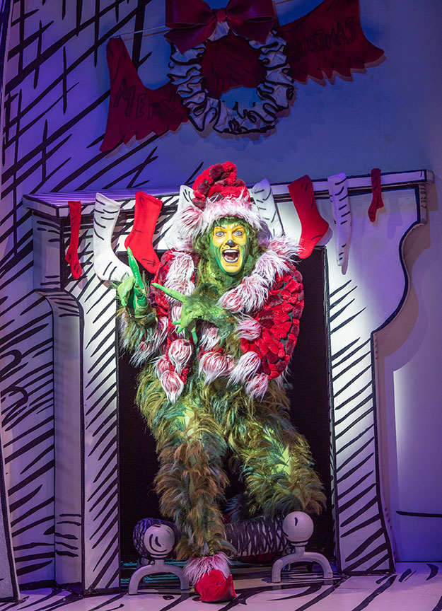 Edward Watts as The Grinch in Dr. Seuss's How the Grinch Stole Christmas!, book and lyrics by Timothy Mason, music by Mel Marvin, original production conceived and directed by Jack O'Brien, original choreography by John DeLuca, and directed by James Vásquez, 2019. Photo by Jim Cox.