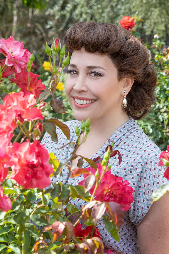 Andréa Burns appears as Tía in The Gardens of Anuncia. Photo by Jim Cox.