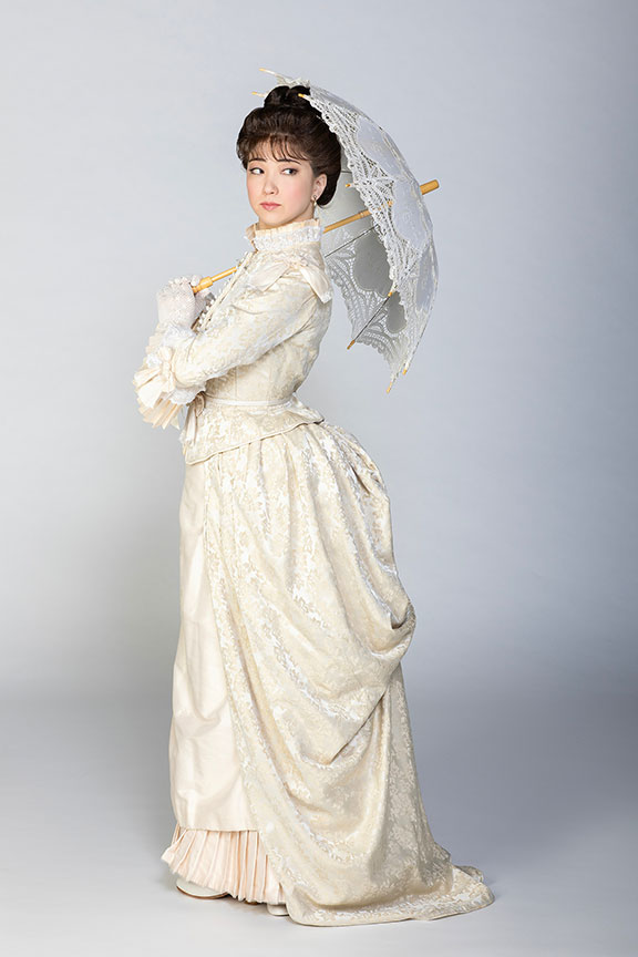 Delphi Borich as May in The Age of Innocence. Photo by Jim Cox.