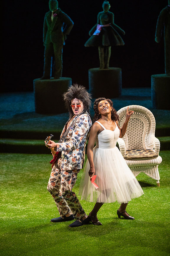 John Tufts as Hortensio and Cassia Thompson as Bianca in The Taming of the Shrew, 2022. Photo by Jim Cox.